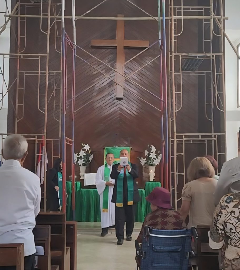 Ekklesia on renovation
